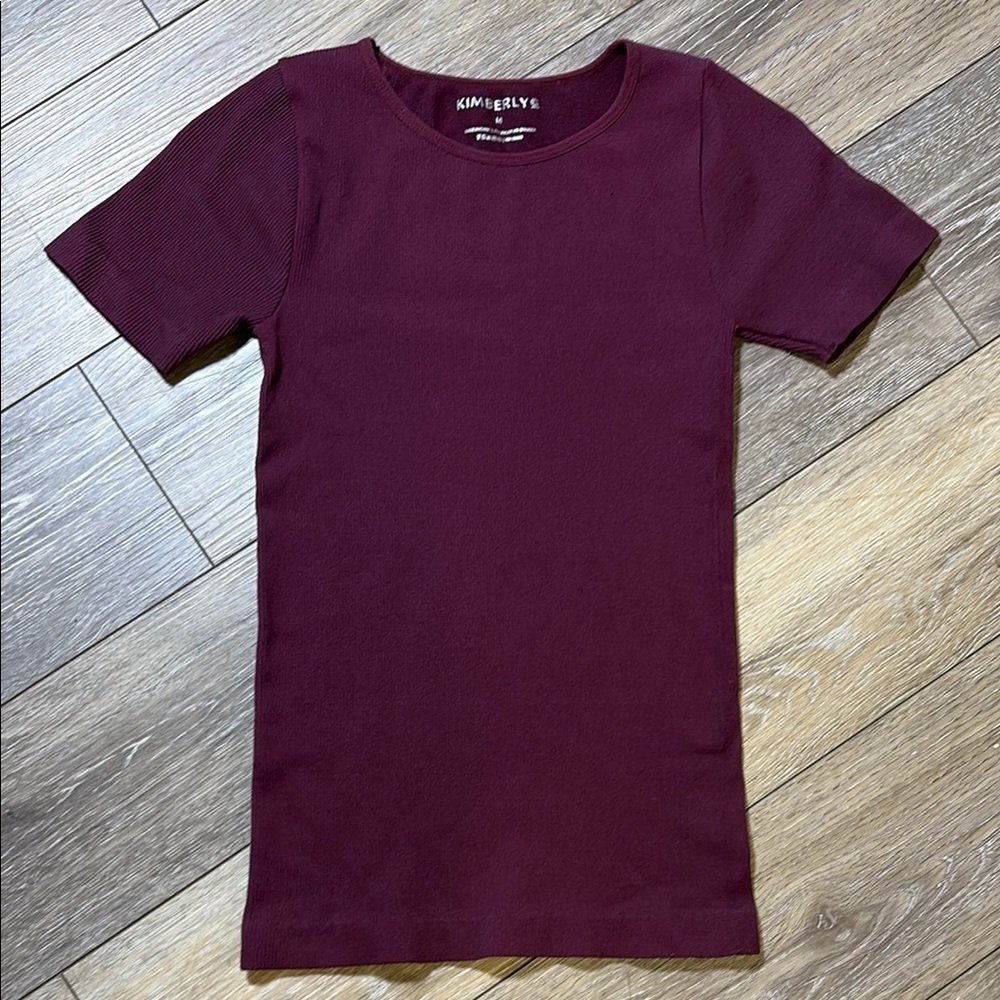 NWOT Fitted Burgundy Short Sleeve Yoga Tee